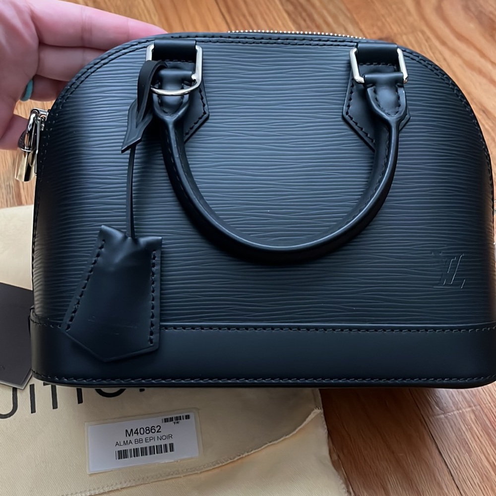 Louis Vuitton alma bb black epi